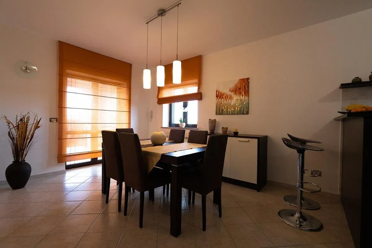 פורץ Apartment Silvia