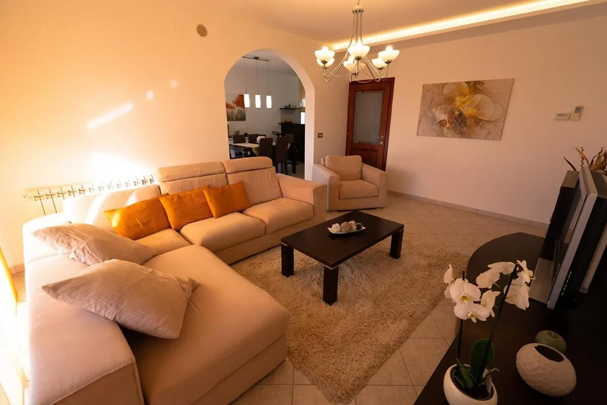 פורץ Apartment Silvia קרואטיה
