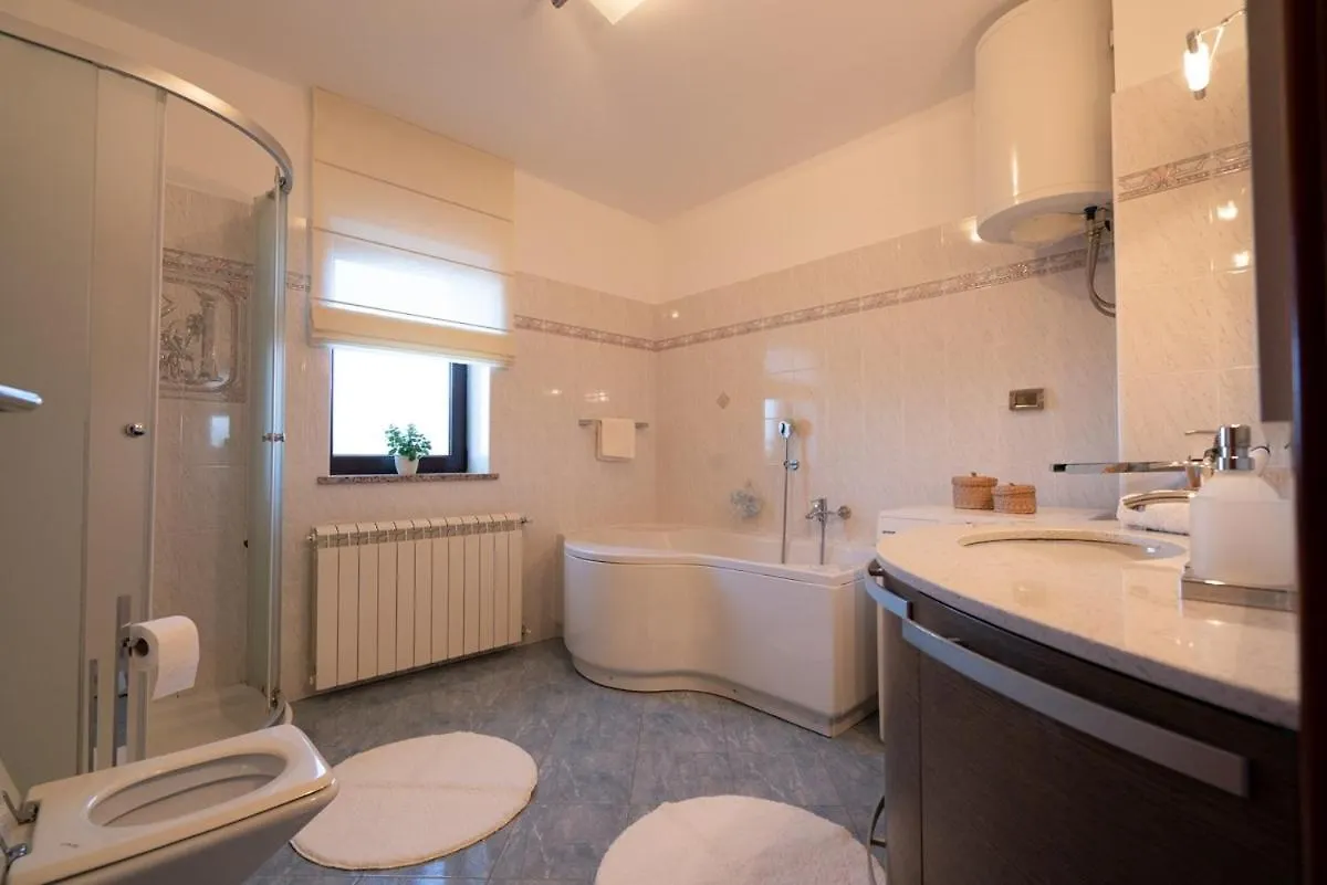 פורץ Apartment Silvia
